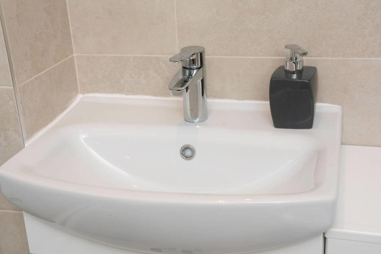 Guestready - Top Floor Apt 2Min Walk To O2 Apollo Manchester Buitenkant foto